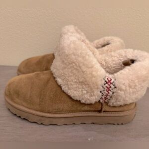 UGG boots size 9 women GUC.